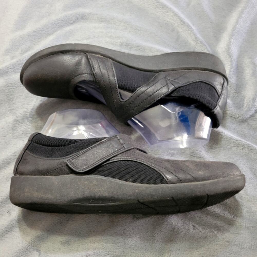 Cloudsteppers by Clarks Black Flats